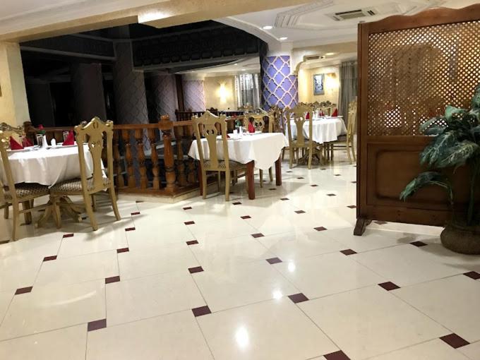 Hotel Ville Des Roses Blida ภายนอก รูปภาพ